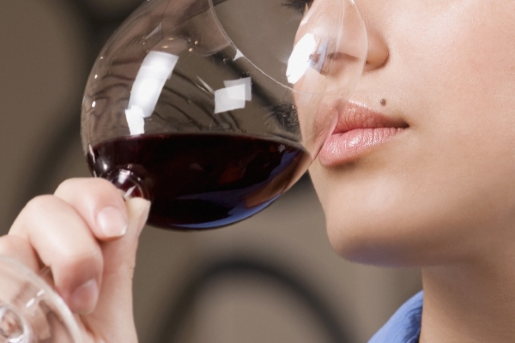 Photo of Дали знаете како правилно се пие вино? ВИДЕО