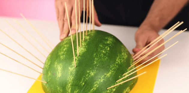 Photo of 9 различни начини на кои можете да исечете лубеница