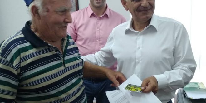 Photo of Бабовски: За помалку од еден месец земјоделците ги добија „зелените картици“, досега е наточено гориво во вредност од 14,5 милиони денари