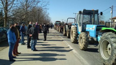 Photo of Оризопроизводителите со трактори ги блокираа патиштата во источна Македонија, си ги бараат субвенциите