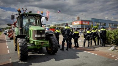 Photo of Полицијата пукаше во холандските земјоделци што протестираат против правилата за заштита на животната средина