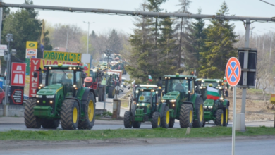 Photo of Производителите на жито ги блокираа граничните премини со Романија