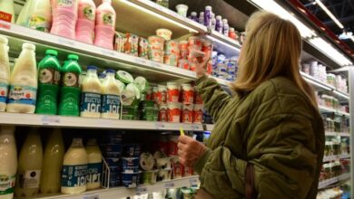 Photo of Млекарниците почнаа да ги поевтинуваат производите откако Владата најави дека ќе ги замрзне цените