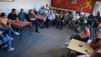 Photo of Трипуновски на средба со тутунарите од село Врбоец – за прв пат тутунарите добија картички за зелена нафта