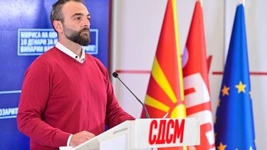 Photo of Наместо на лозарите, власта дава 10 денари по килограм за неколку винарии, обвинува СДСМ