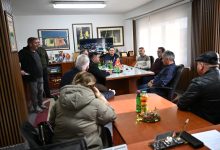 Photo of Трипуновски на средба со земјоделците од Росоман